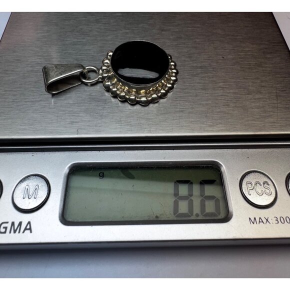 Estate 925 Sterling Silver Black Onyx Round Pendant Necklace Vintage Mexico - Picture 7 of 8